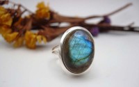 Bague en argent en Labradorite T 54