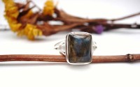 Bague en argent et Labradorite T 57