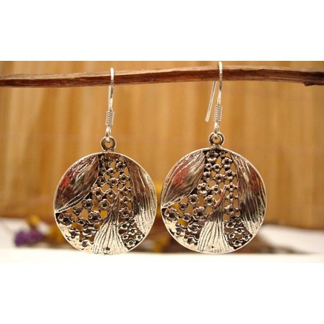 Boucles d'oreilles argent massif.