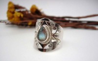 Bague en argent et Labradorite T 57