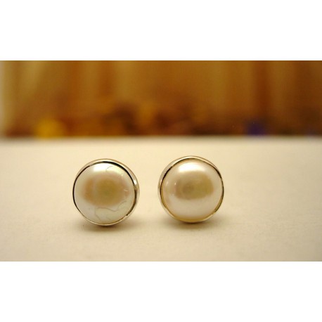 Clous d'oreille en argent et Pearl.