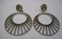 Boucles d'oreille en argent masssif.