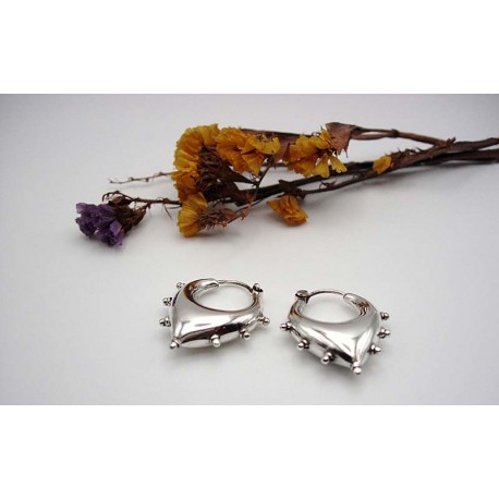 Boucles d'oreille en argent masssif.