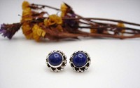 Clous d'oreille en argent et Lapis lazuli.