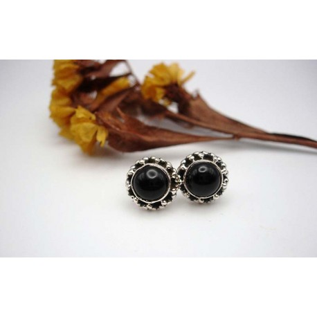 Clous d'oreilles en argent et Onyx noire.