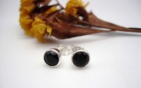 Clous d'oreilles en argent et Onyx n oire.