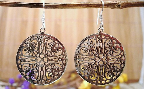 Boucles d'oreilles argent.