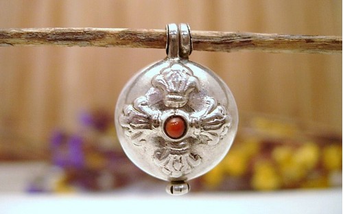 Pendentif en argent et Corail.