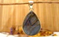 Pendentif argent et labradorite.