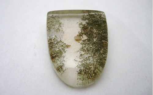 Pierre polie Dendrite opale en cabochon.