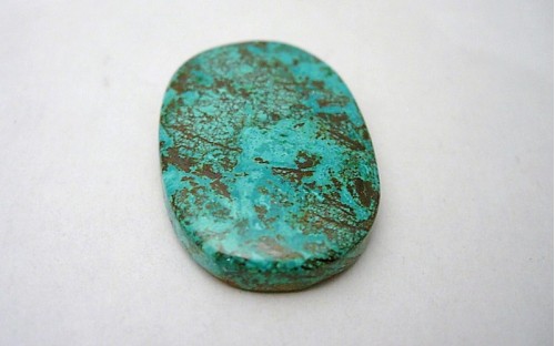 Pierre polie Azurite en cabochon.