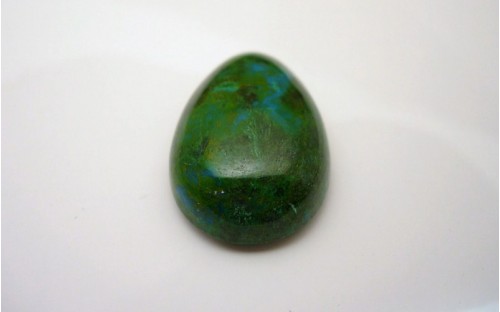 Pierre polie Chrysocolle en cabochon.