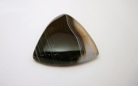 Pierre polie Agate en cabochon.