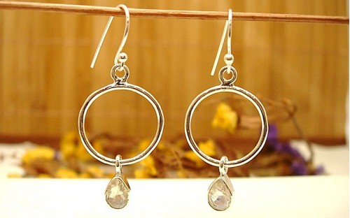 Boucles d'oreille en argent et Pierre de lune.