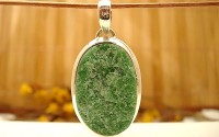 Pendentif argent et pierre Green Jade.