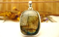 Pendentif argent et Labradorite.