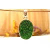 Pendentif argent et Uvarovite.