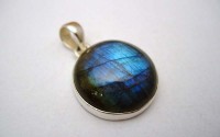 Pendentif en argent et Labradorite.