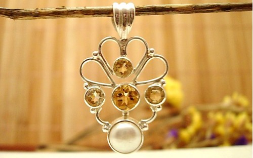 Pendentif en argent Perle et Citrine Pendentif en argent Perle et Citrine