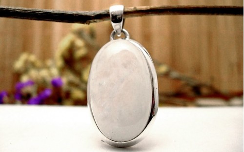 Pendentif argent et pierre de lune