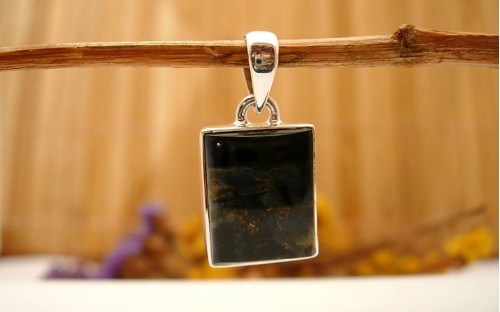 Pendentif en argent et Pietersite.